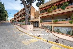 t3 à la vente -   83150  BANDOL, surface 53 m2 vente t3 - UBI441039143